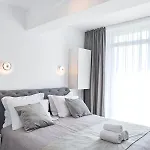 Aba Luxury N Pool Apartment *